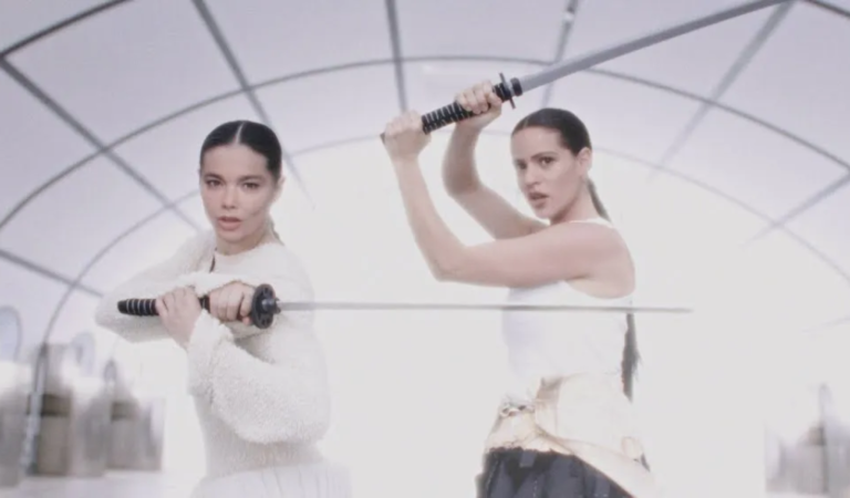 Björk and Rosalía unveil video for new song “Oral” Björk and Rosalía unveil video for new song “Oral”